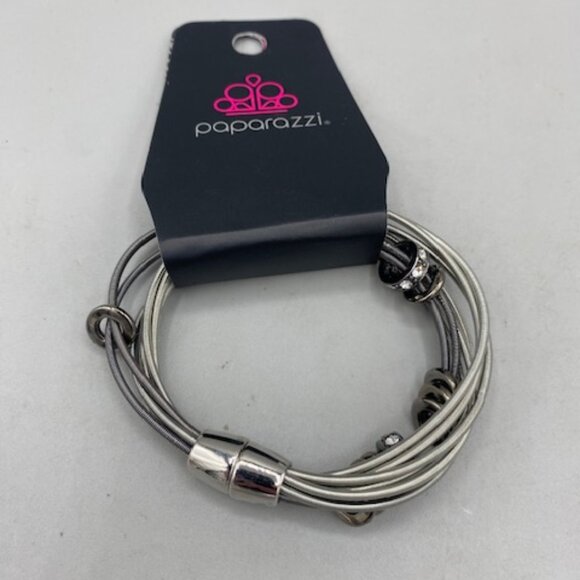 Paparazzi Magnetically Metro Multi Bracelet - Picture 1 of 2